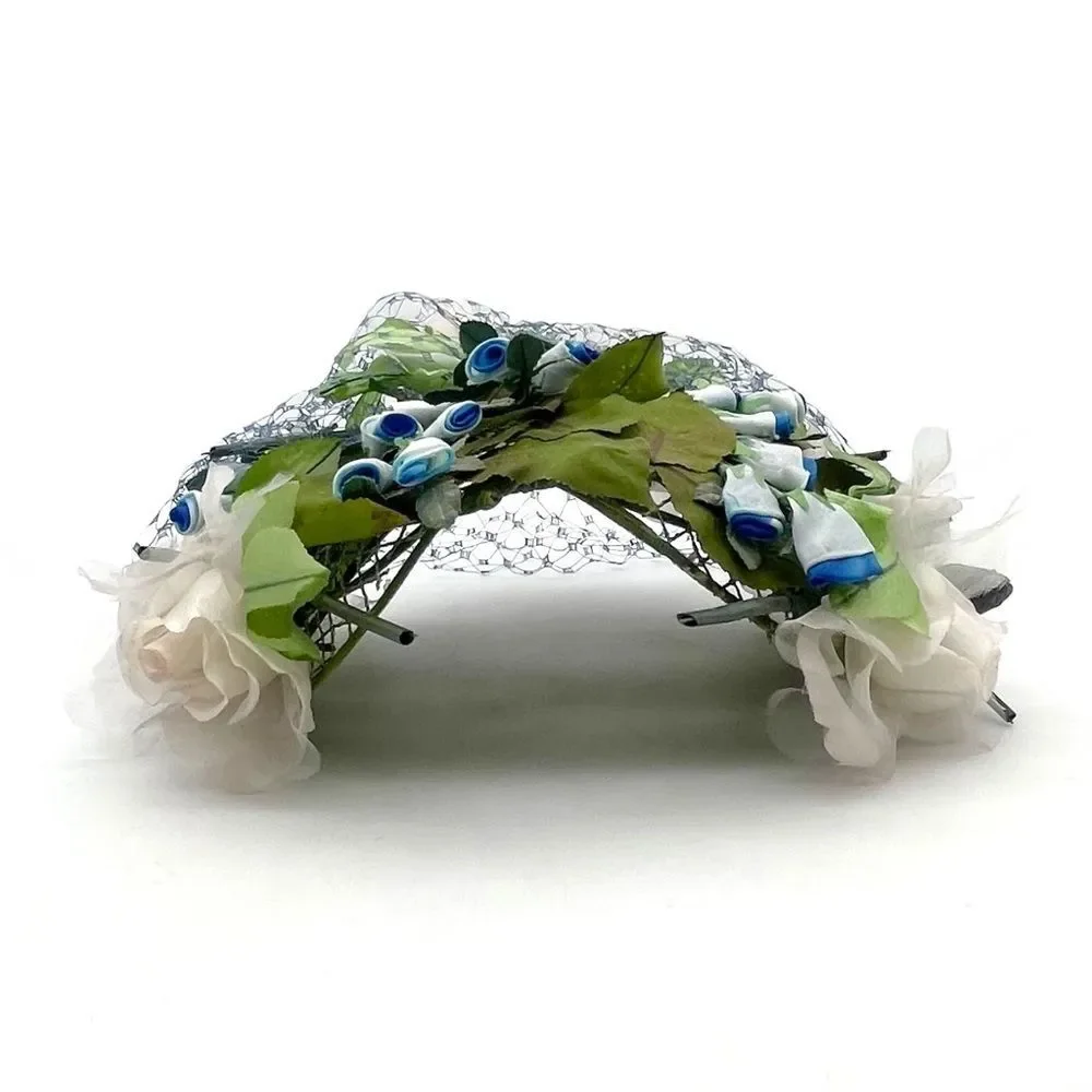 Vintage 1950s Le Cavalier Floral Hat w/ Veil White Roses Blue Accents Netting - Picture 12 of 15